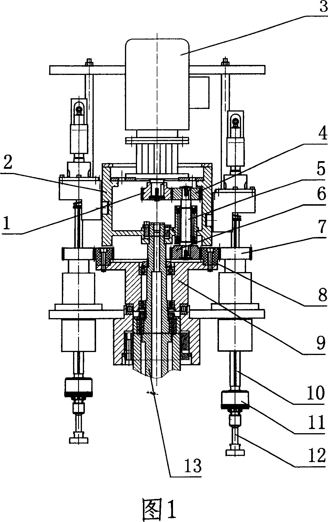 Cap rotating mechanism for continuous round disc type cap rotating machine