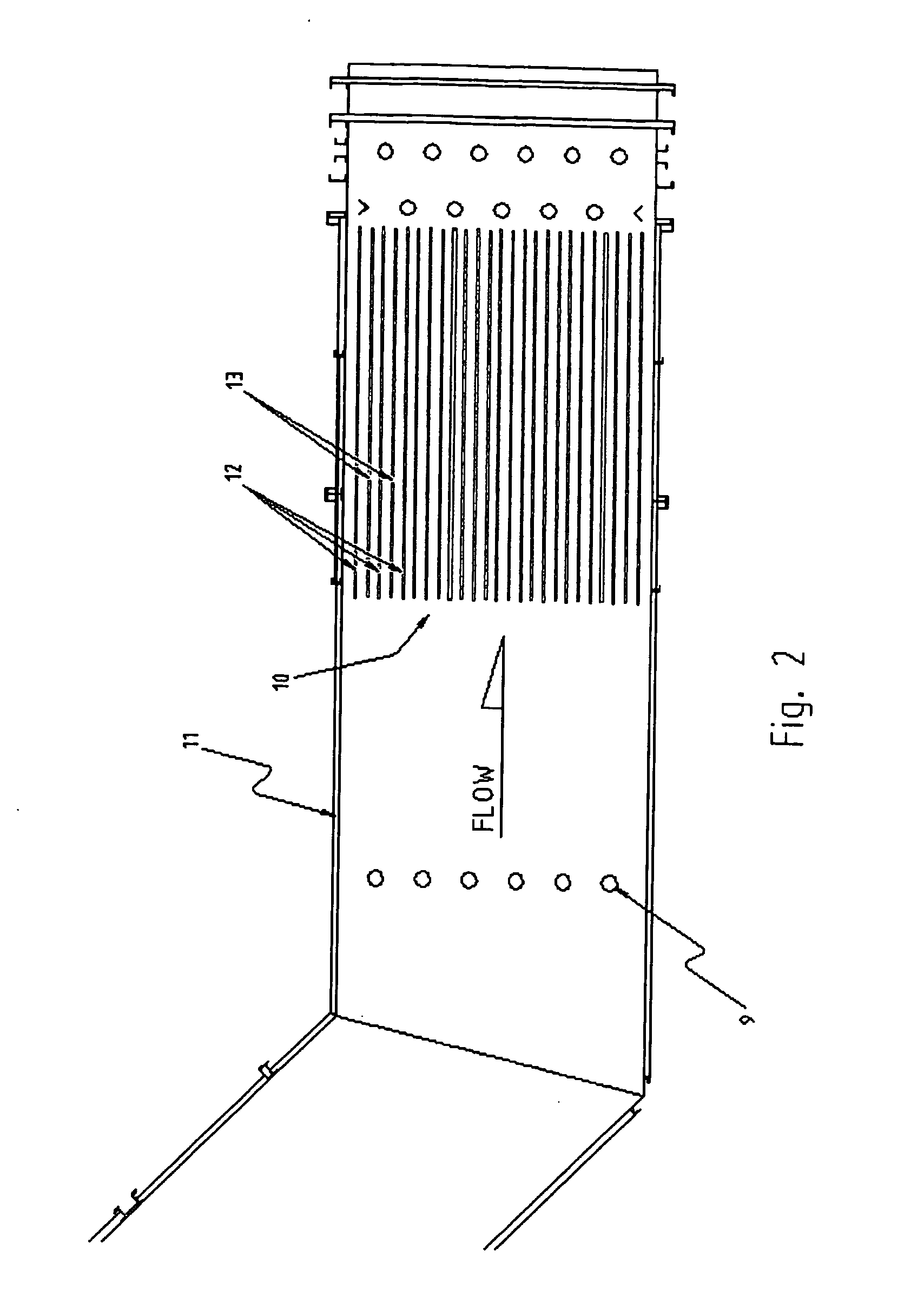 Method and apparatus for mixing fluids for particle agglomeration