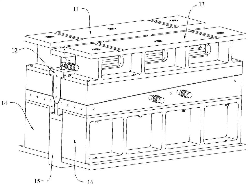 Frame type segmented hot-pressing pre-forming mold