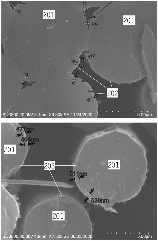 Table tennis racket bottom plate containing fiber interlayer with surface microscopic coating and method of making the same