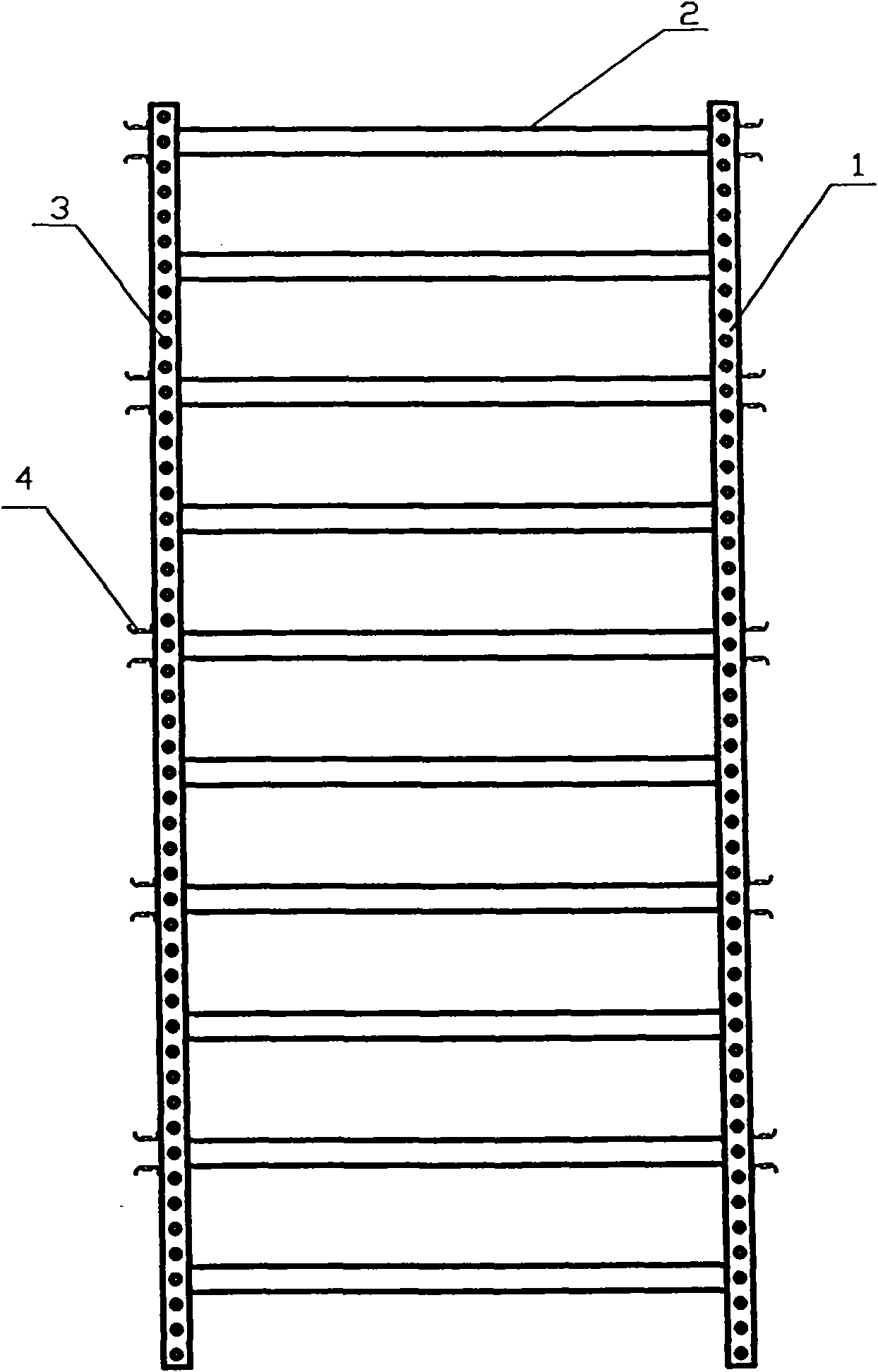 Precise building mold support frame system for reinforcing building templates and use method thereof