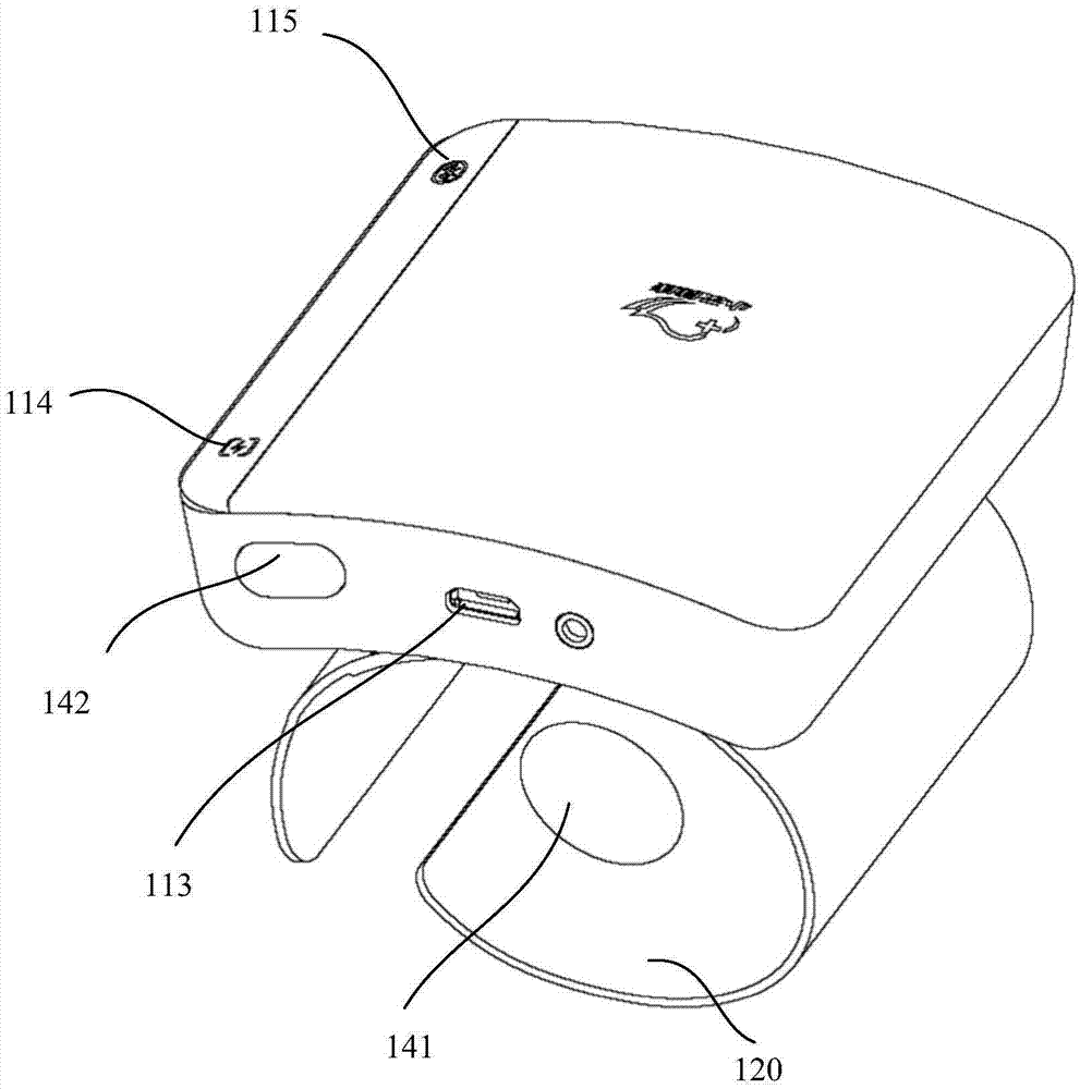 Portable detection device for measuring blood pressure and single-lead electrocardiogram