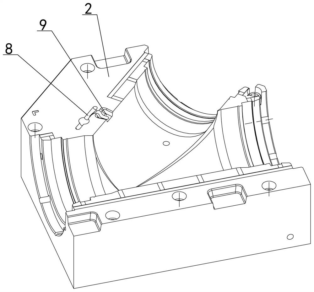 Lug type tunnel gate for plastic pipefitting die