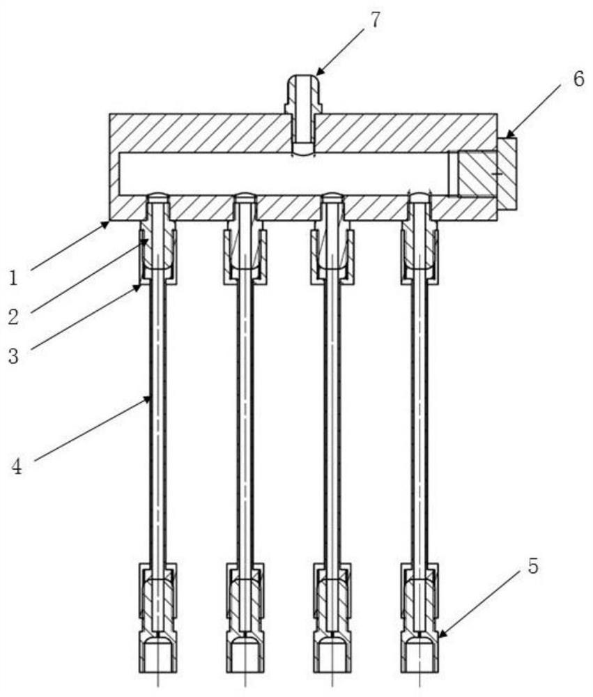 Self-adaptive low-pressure fuel oil distributor for multi-pipe pulse detonation combustor