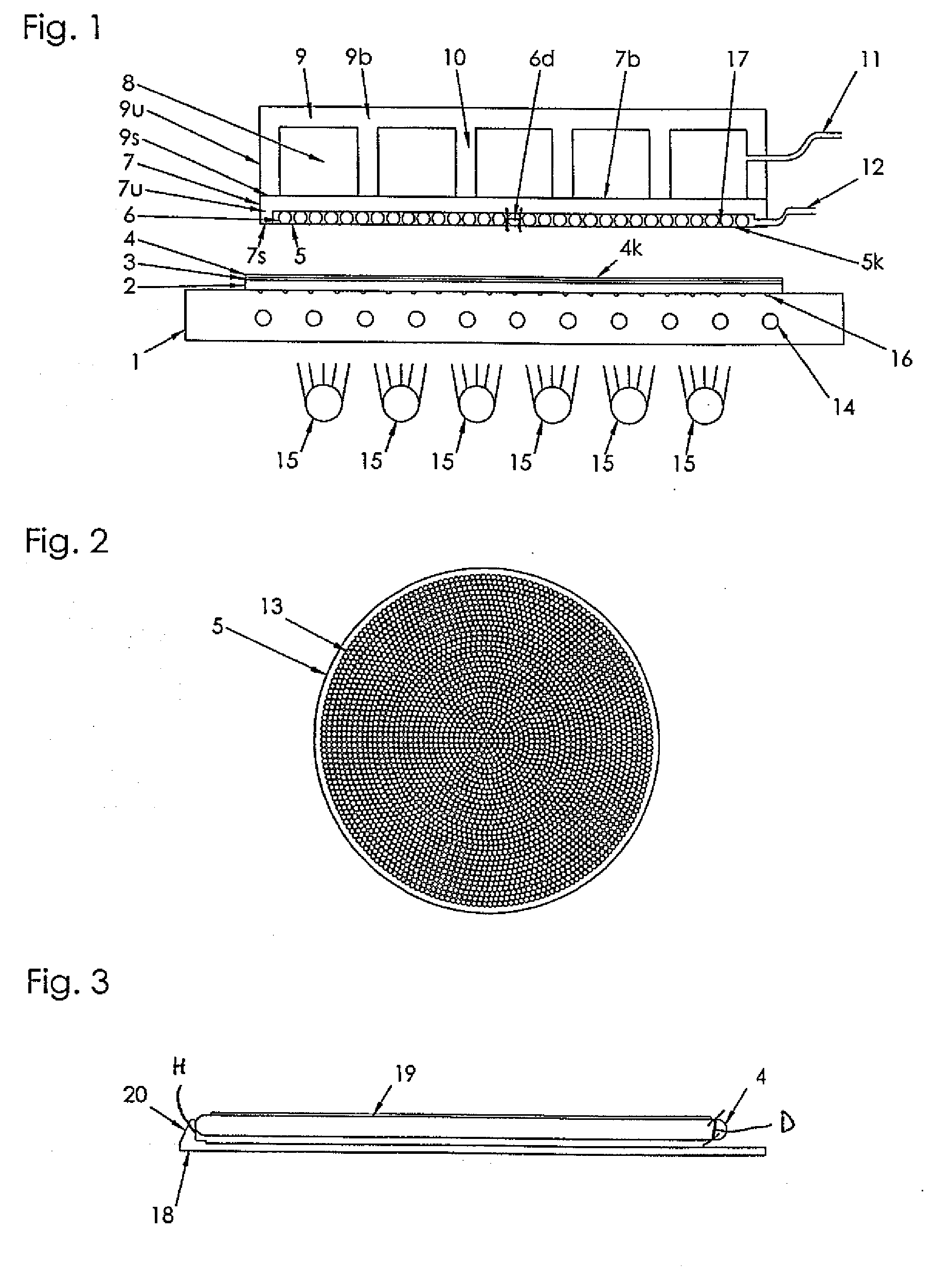 Device and process for applying and/or detaching a wafer to/from a carrier