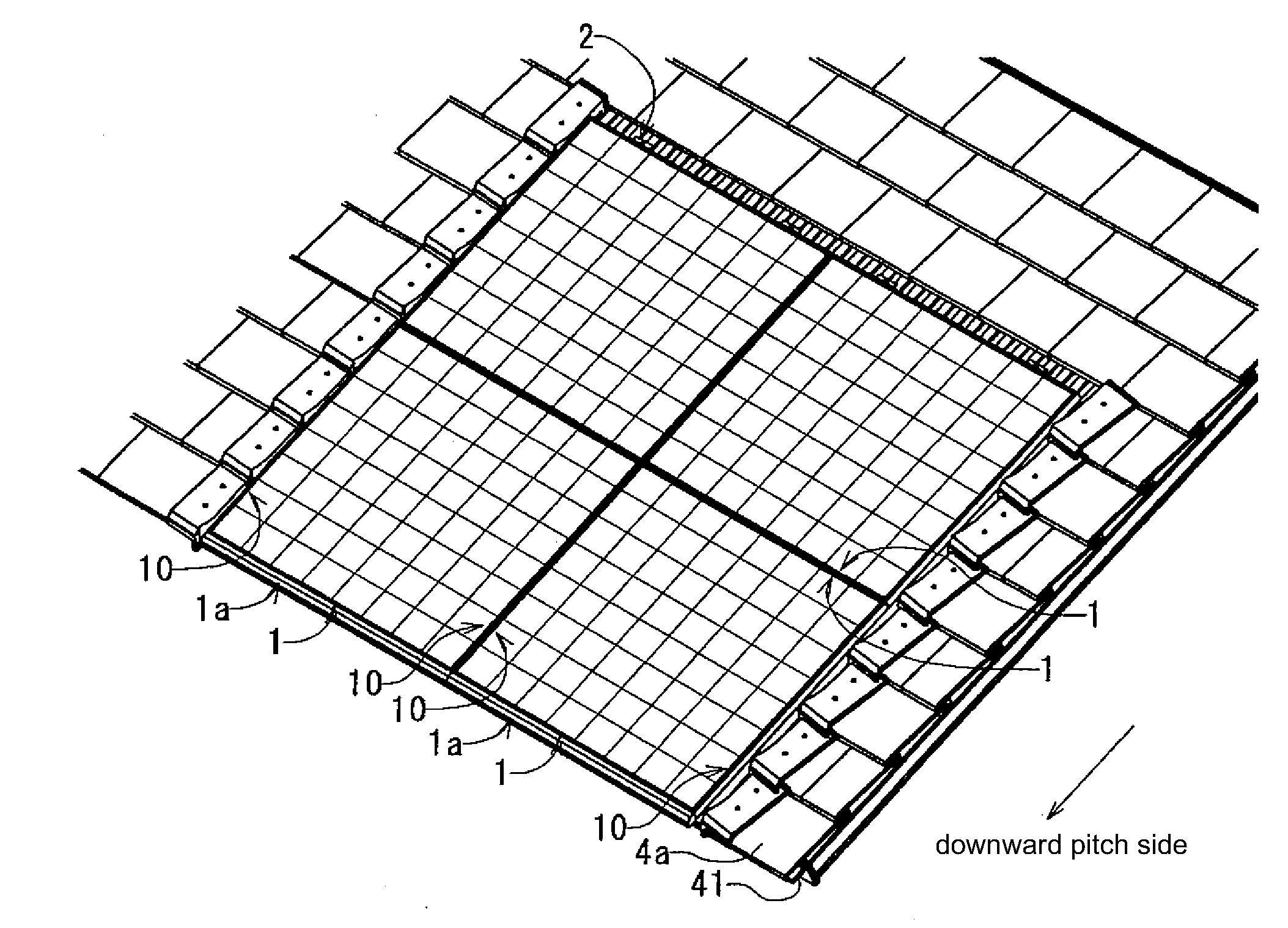 Solar cell module retaining structure, frame for solar cell module, and holding member for solar cell module