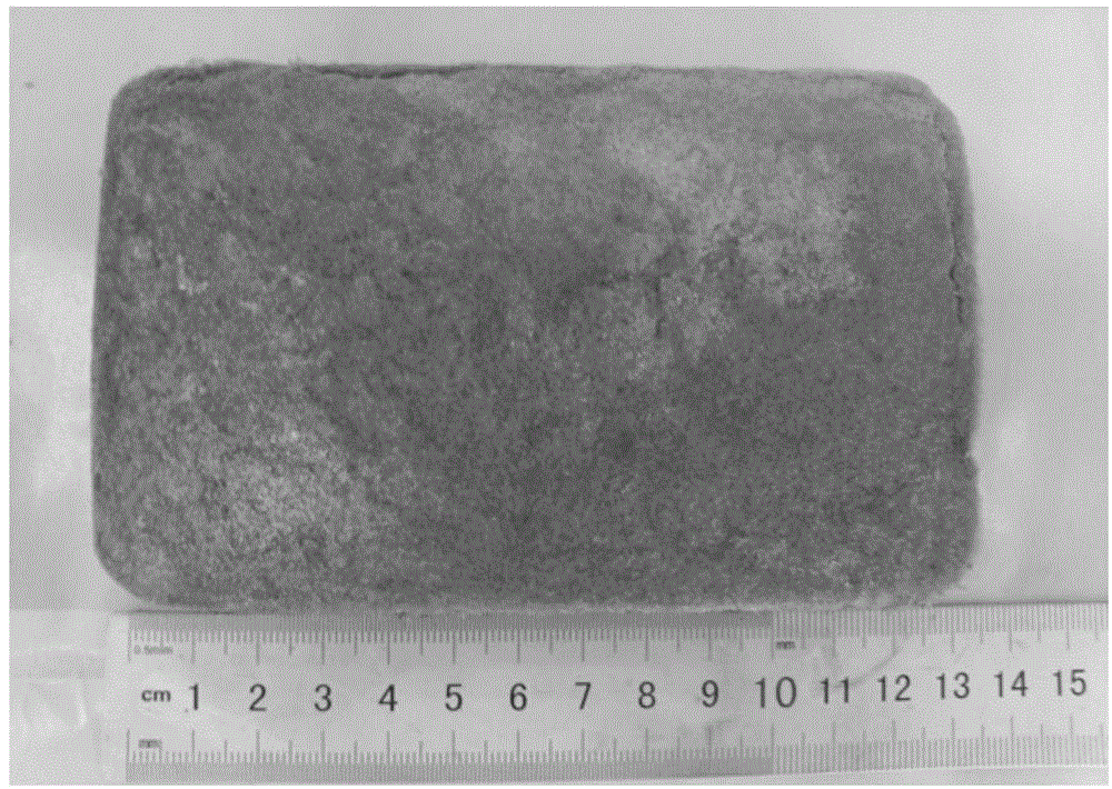 Preparation method for filling materials in ultra-light warm clothes and application of filling material in ultra-light warm clothes