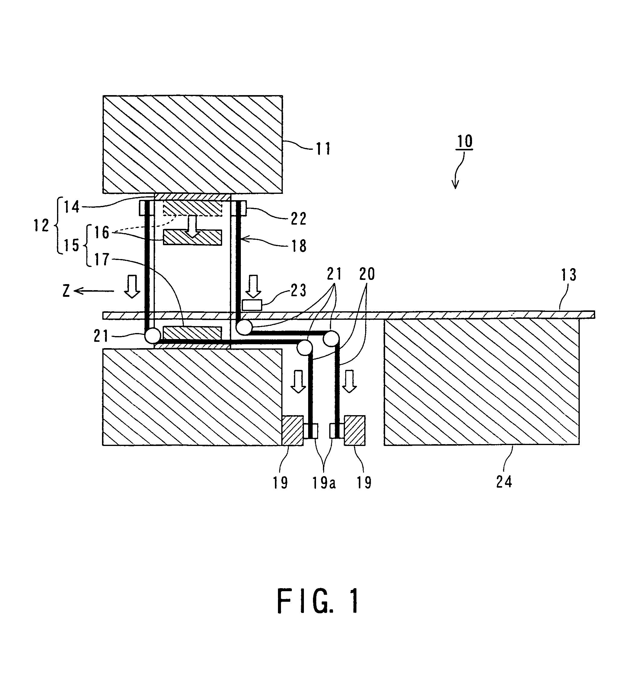 Magnetic resonance imaging apparatus with a movable RF coil having a controllable distance between the movable RF coil and an imaged body surface