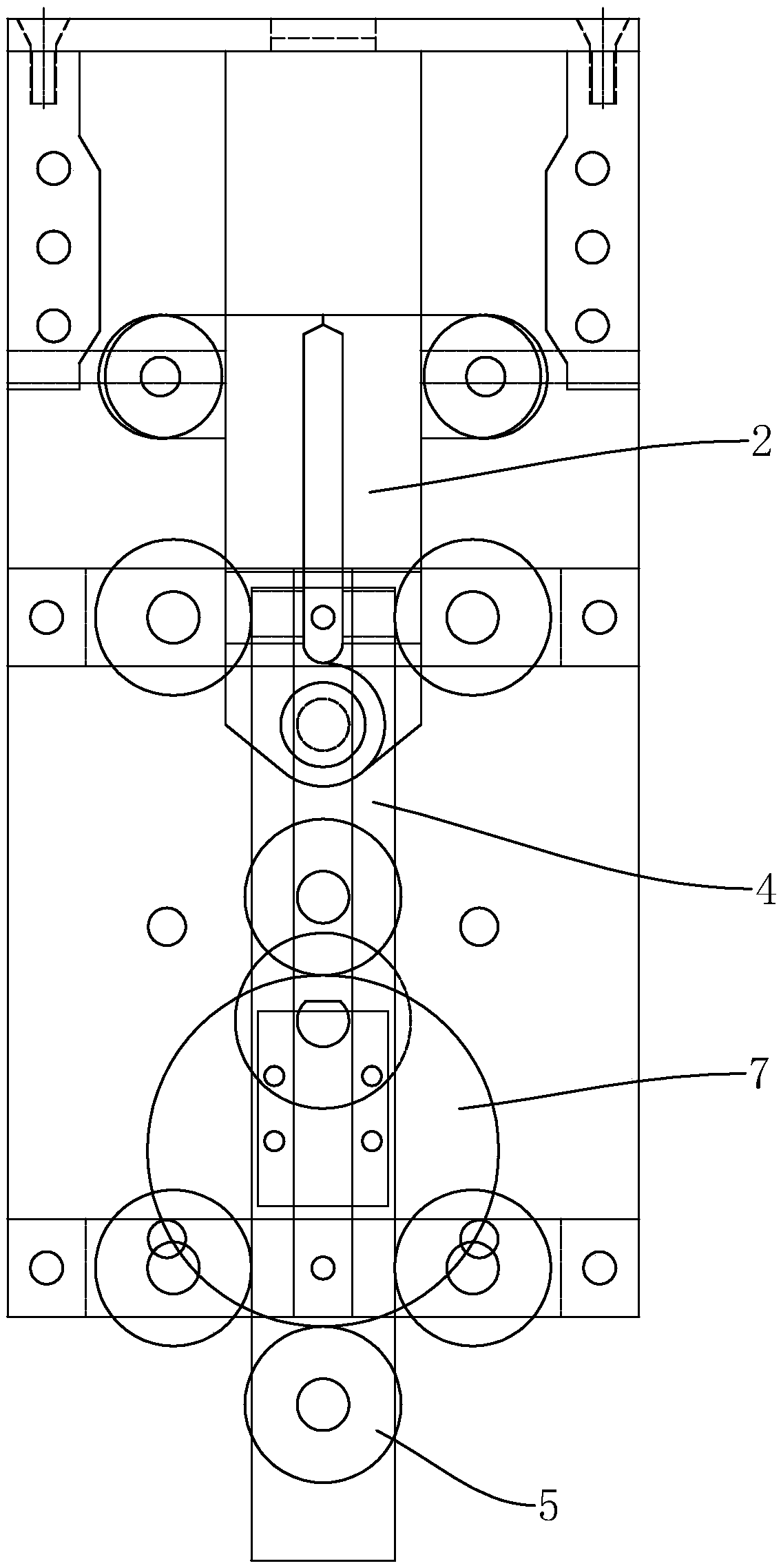 A needle pulling device for an automatic needle puller