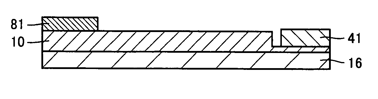 Photoelectric conversion element and interconnector-equipped photoelectric conversion element
