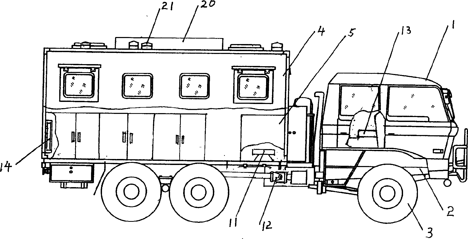 Cross-country self-propelled cooking vehicle