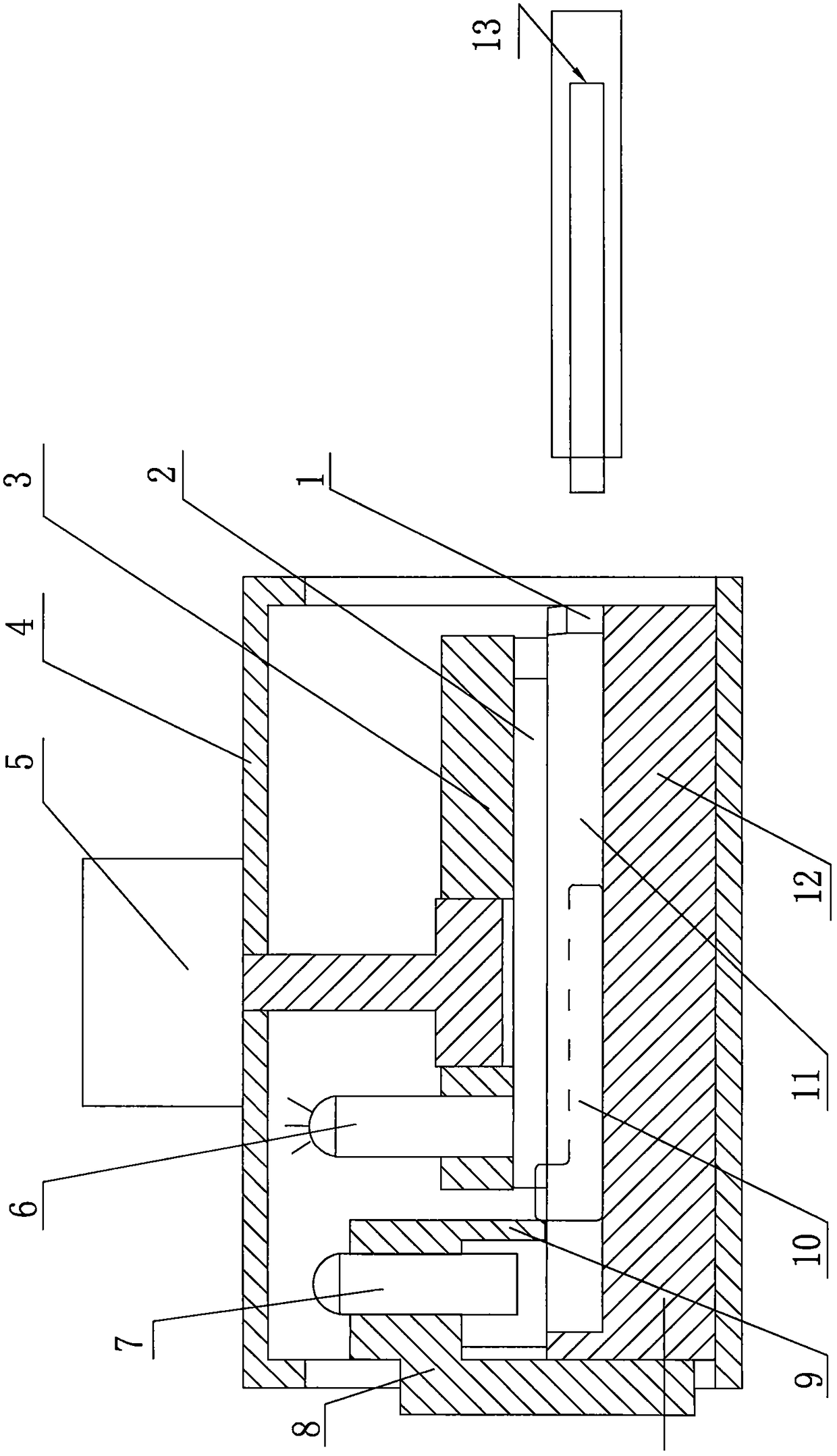 Direction adjusting device for female heel insert pipe fitting