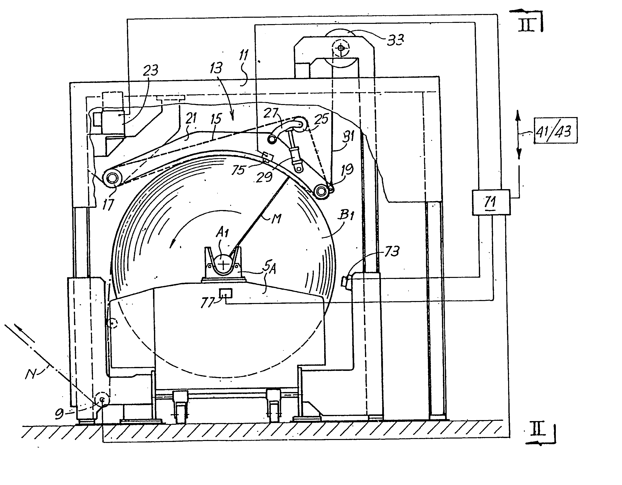 Unwinding device for reels of web material with dual drive mechanism and relative unwinding method