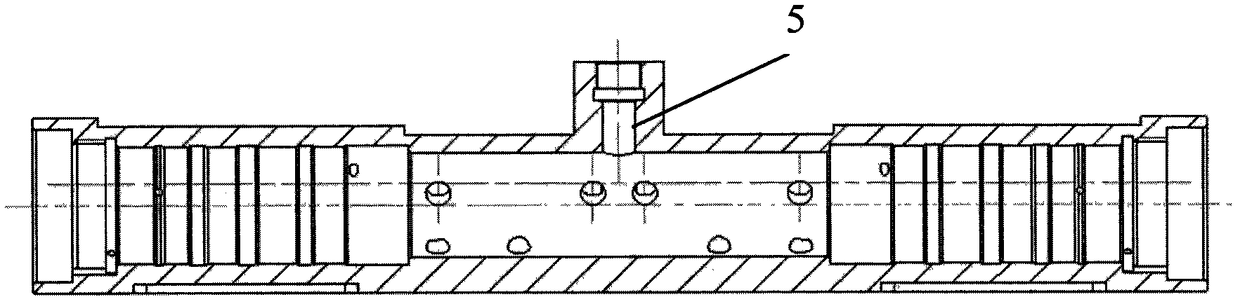 Inner cavity centering adjustment method and adjustment tool thereof
