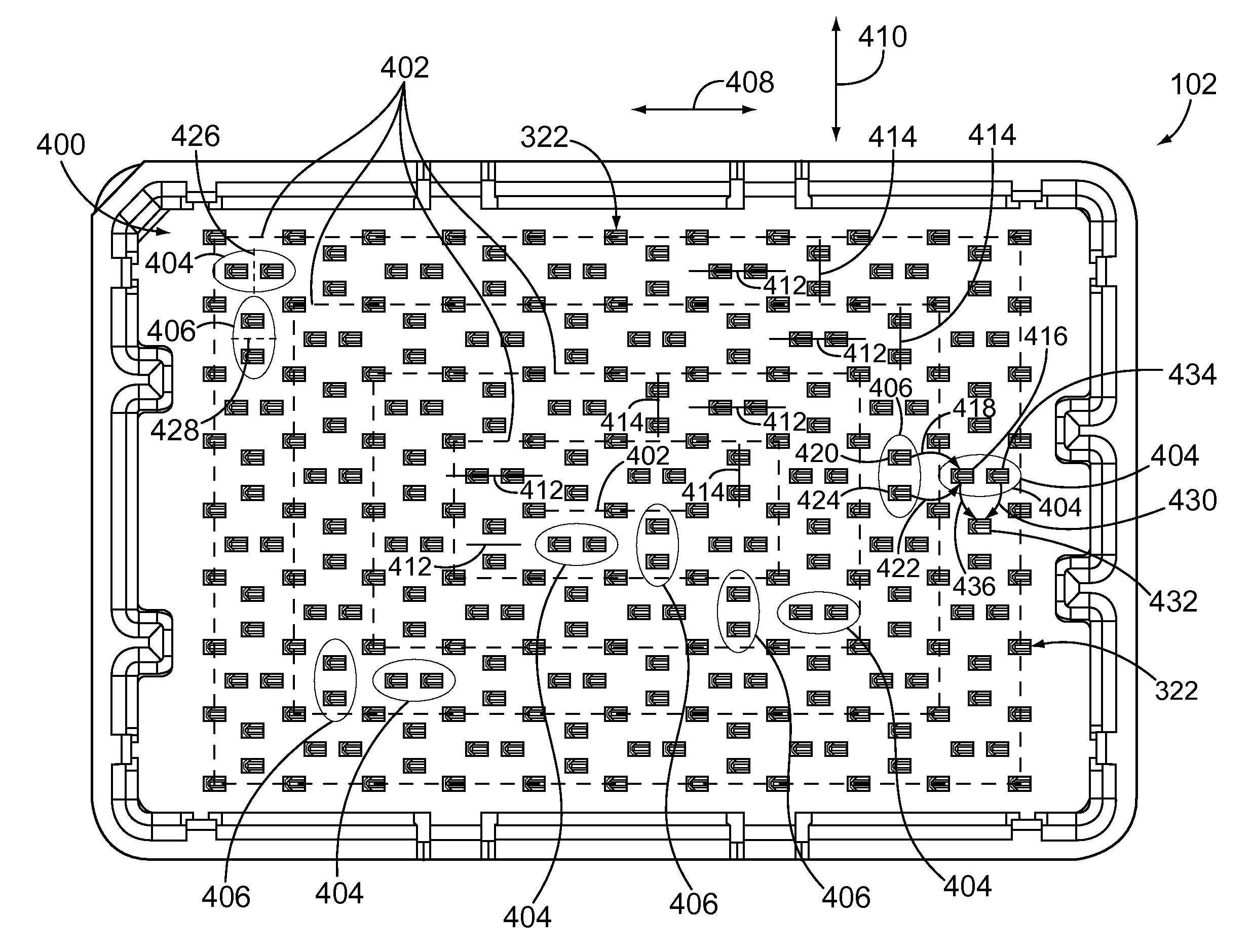 Connector assembly having a noise-reducing contact pattern