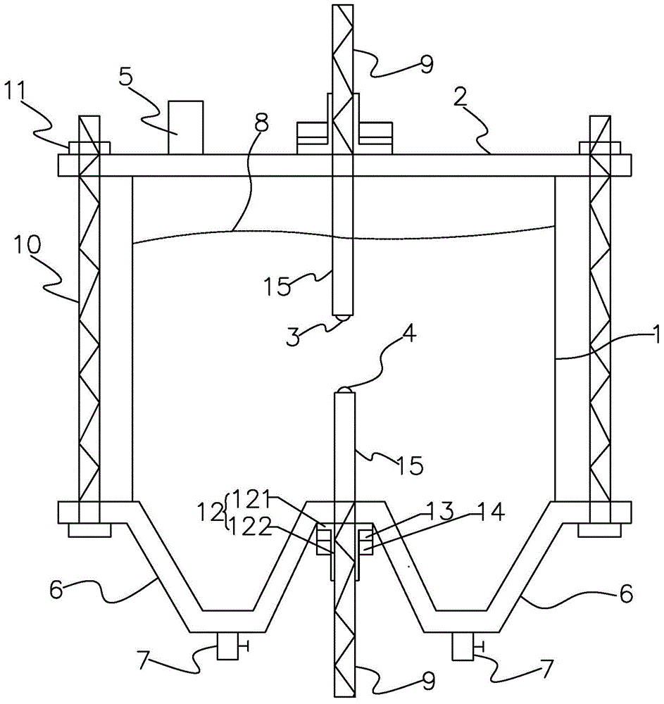 Liquid phase pulse discharge hydrogen production device without carbon deposit on surfaces of electrodes and hydrogen production method thereof