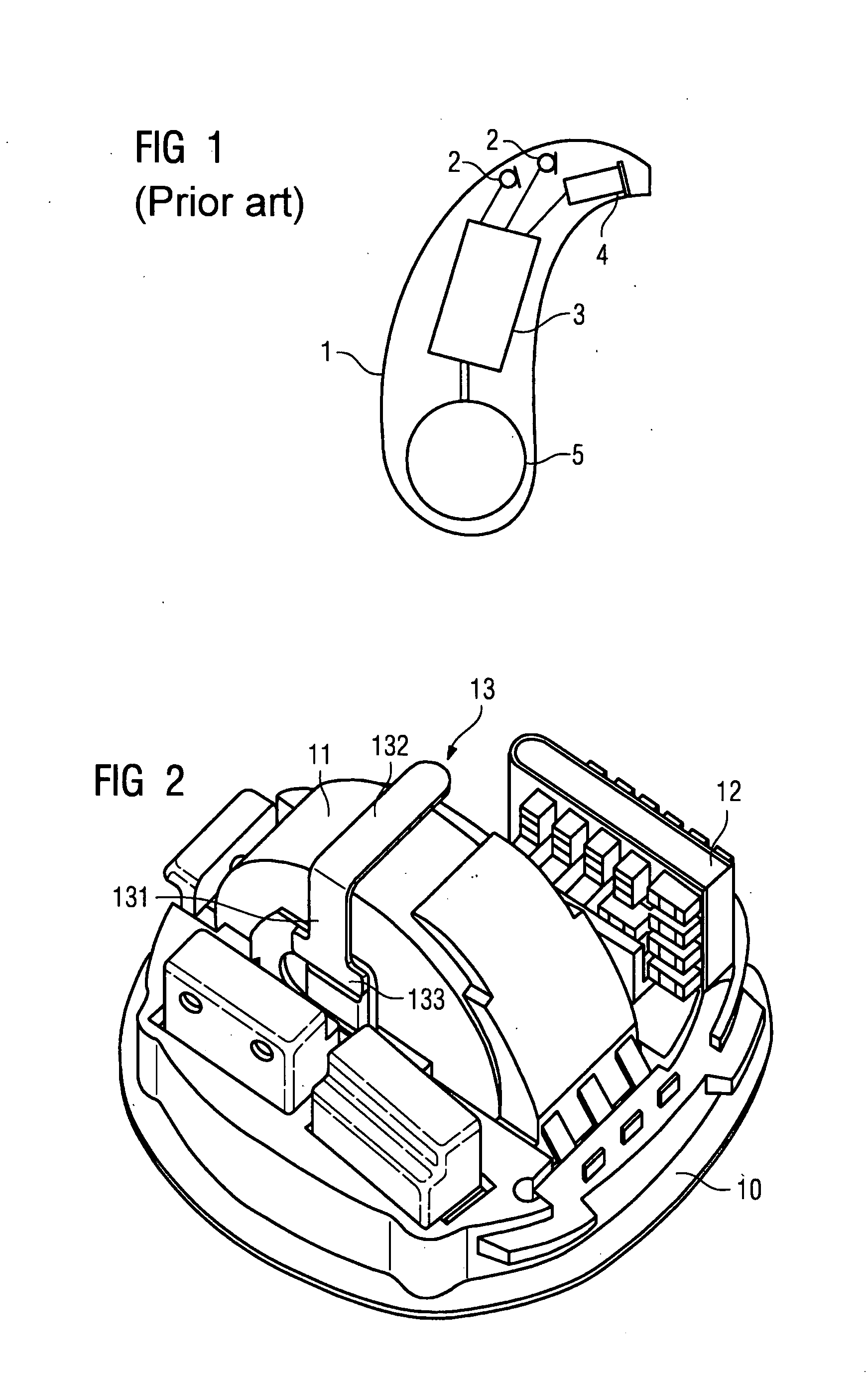 Hearing device with current-conducting metal arm