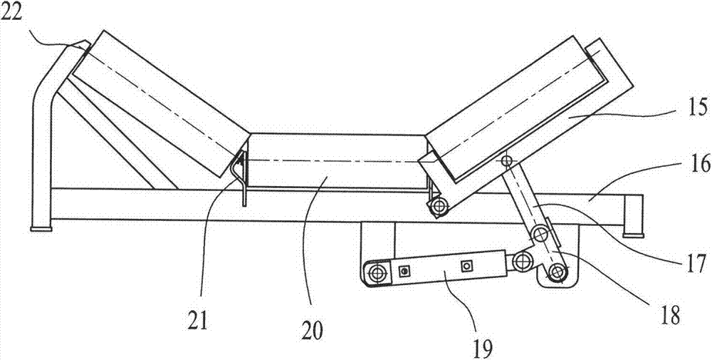 Conveying belt accumulated water removing device of belt conveyer