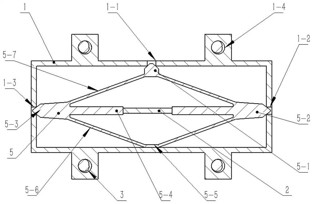 Integrated valve piezoelectric pump based on rhombus amplifying mechanism