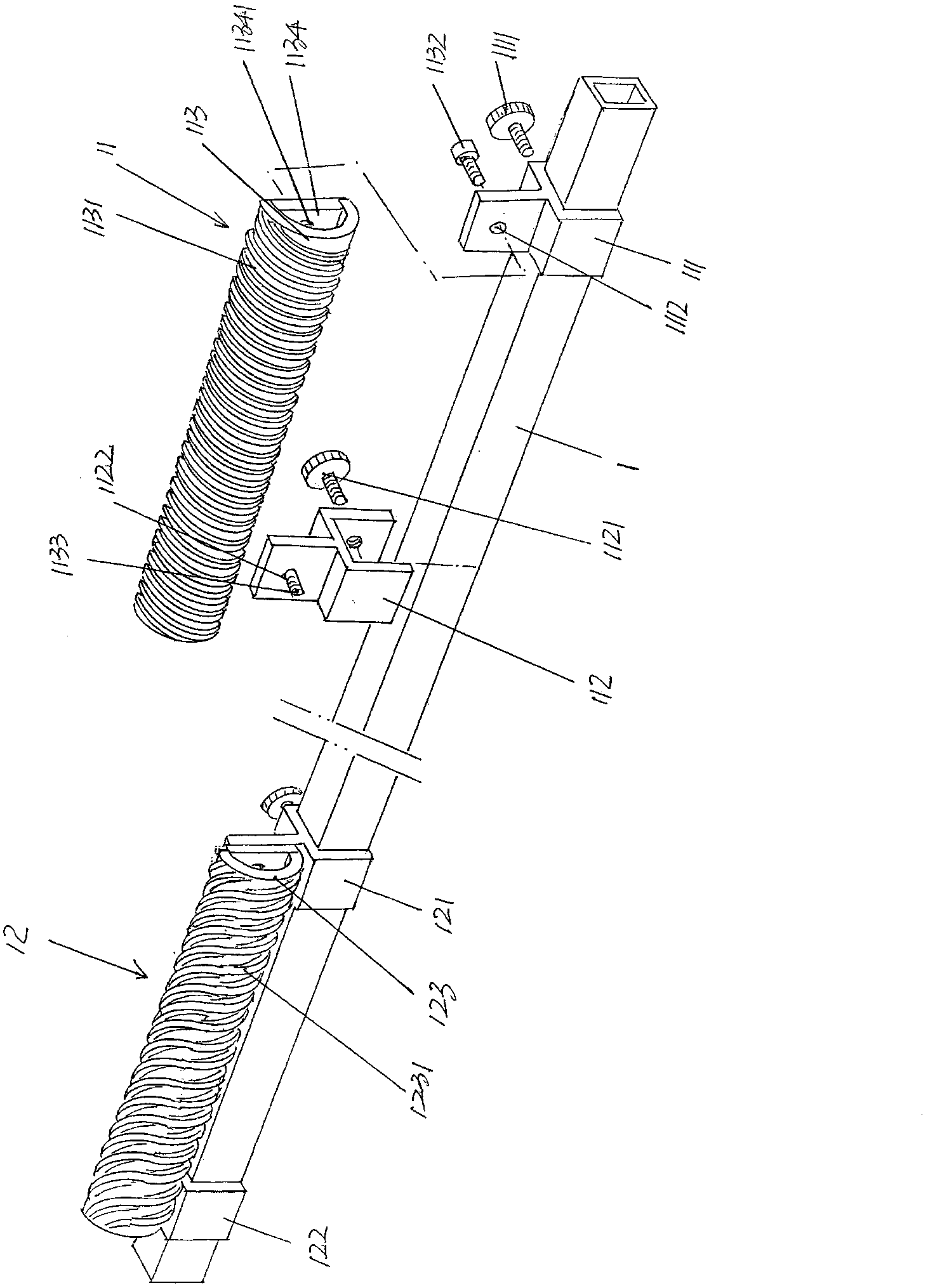 Edge peeling mechanism for knitwear rolling and inspecting machine