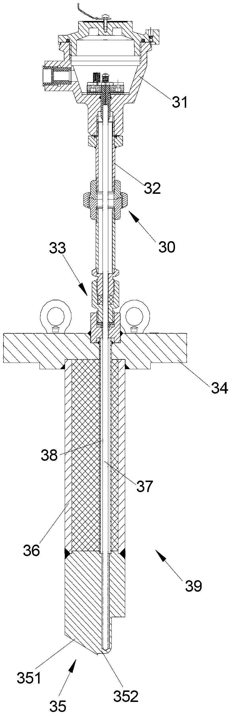 Cracking furnace COT thermocouple and mounting method thereof