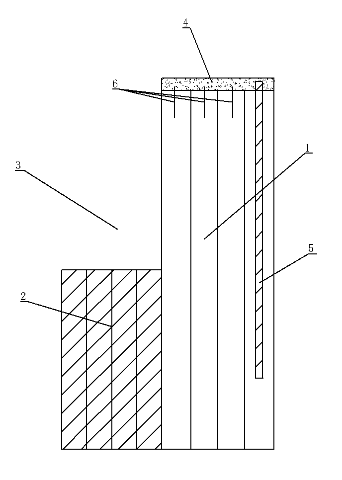 Variable section cement-soil gravity type retaining wall and construction method thereof