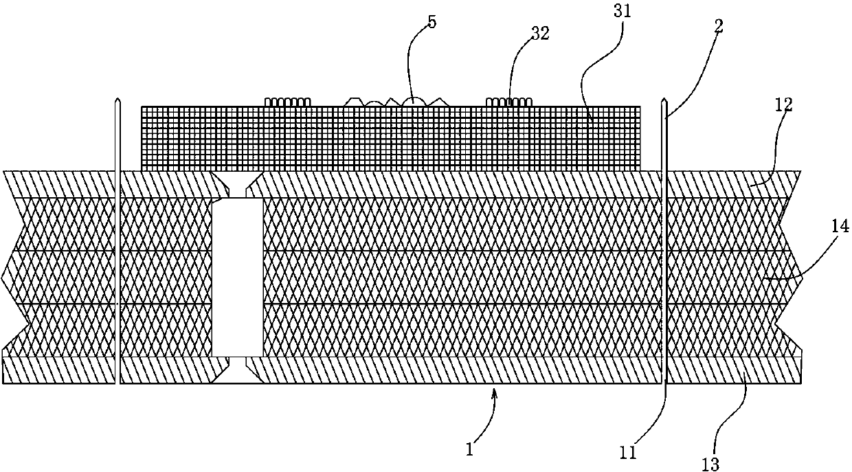 Die-cutting upper cutting die and manufacturing method thereof