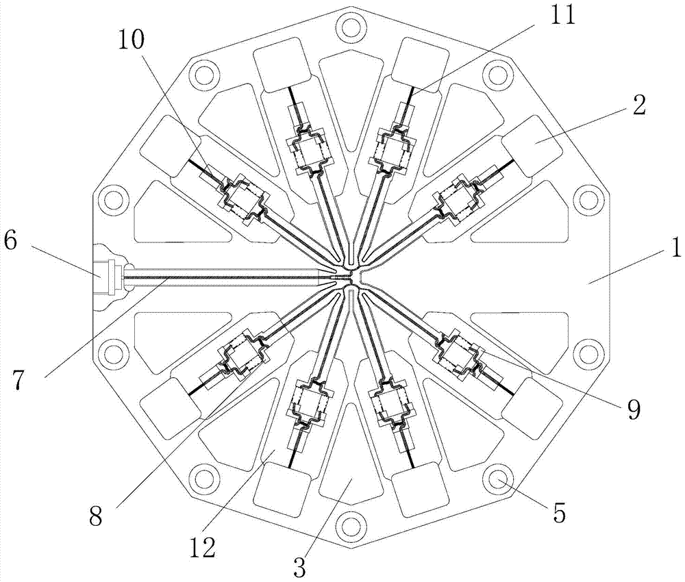 Micro-strip multi-directional power divider/combiner based on flexible connection