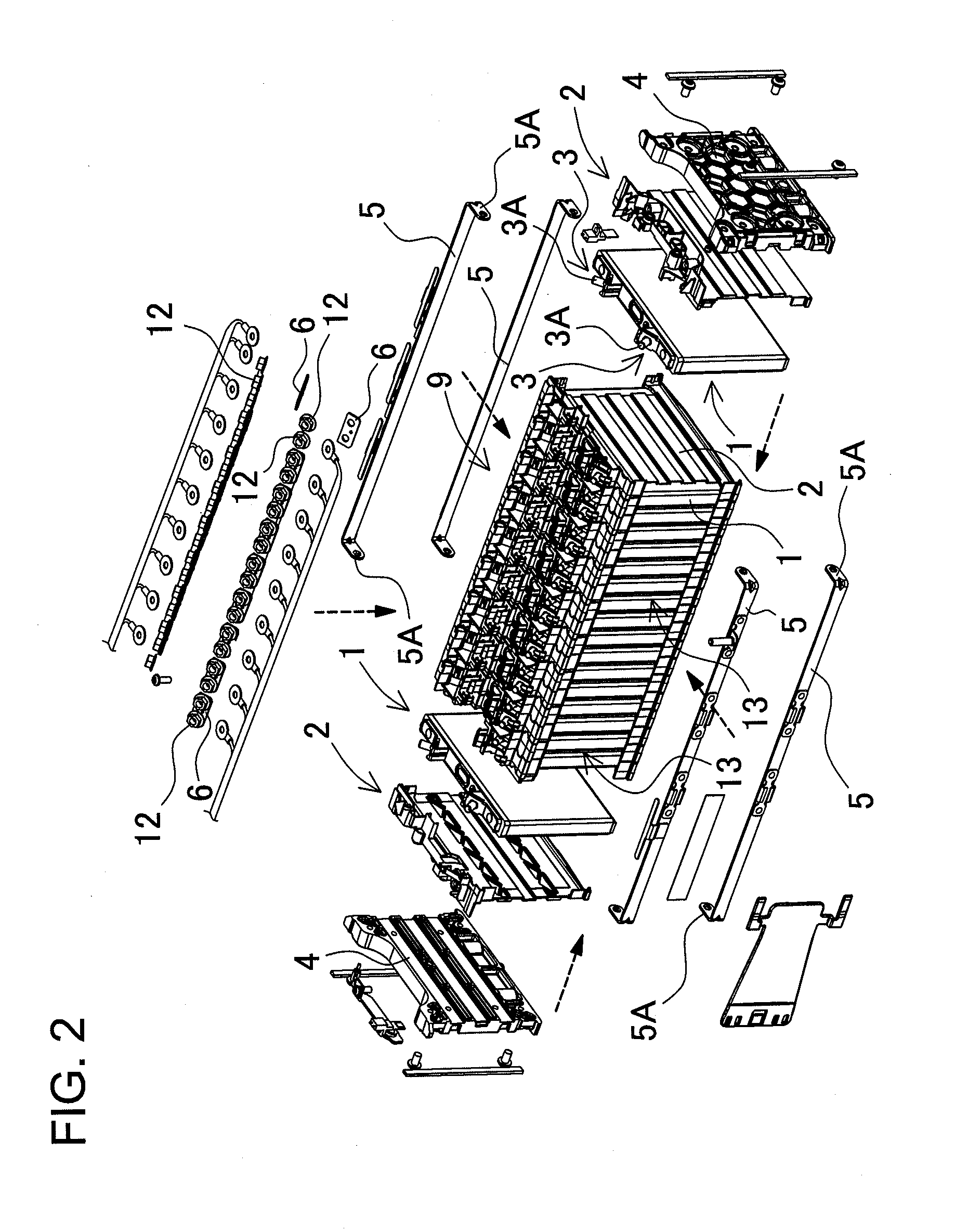 Battery array, battery separator, and vehicle equipped with battery array