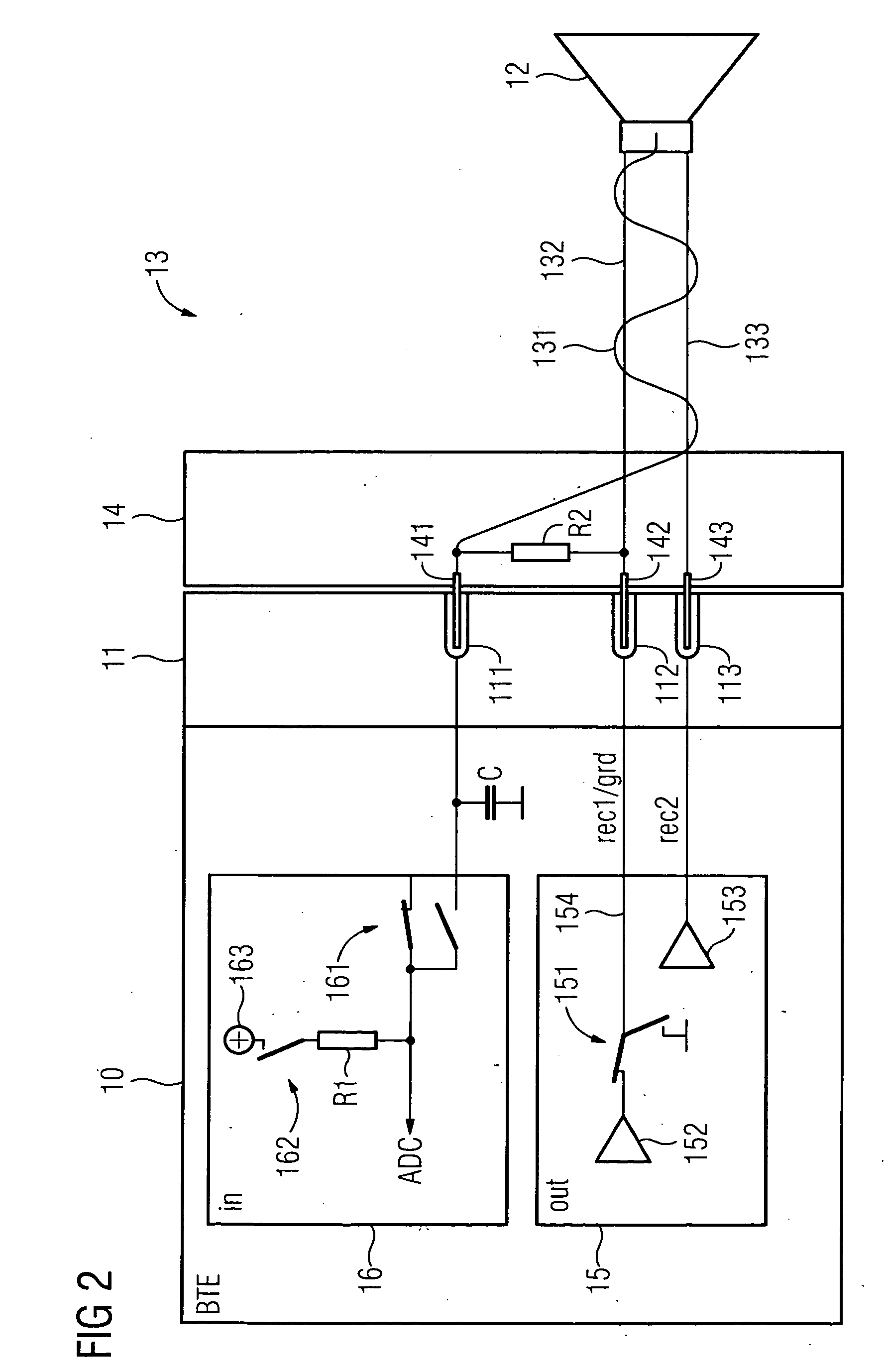 Hearing apparatus with a common connection for shielding and identification of a receiver