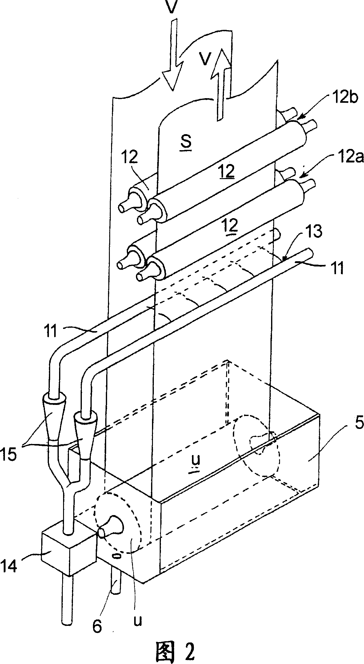 Method for lowering the coefficient of friction of the surface of metal bands with a coating and device for applying a metallic coating onto a steel band