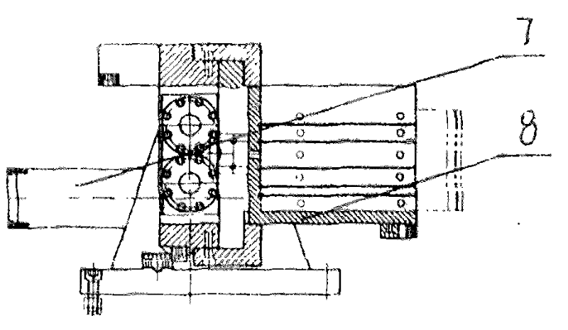 Hydraulic clamping device for batch plates