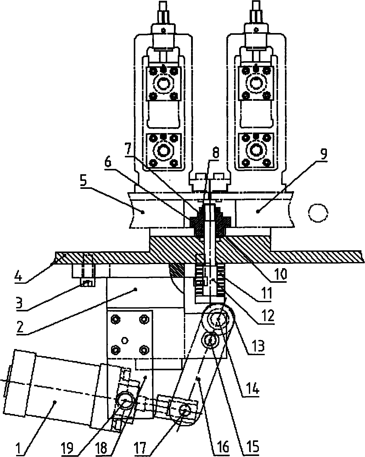 Automatic fixing device for rolling fixture