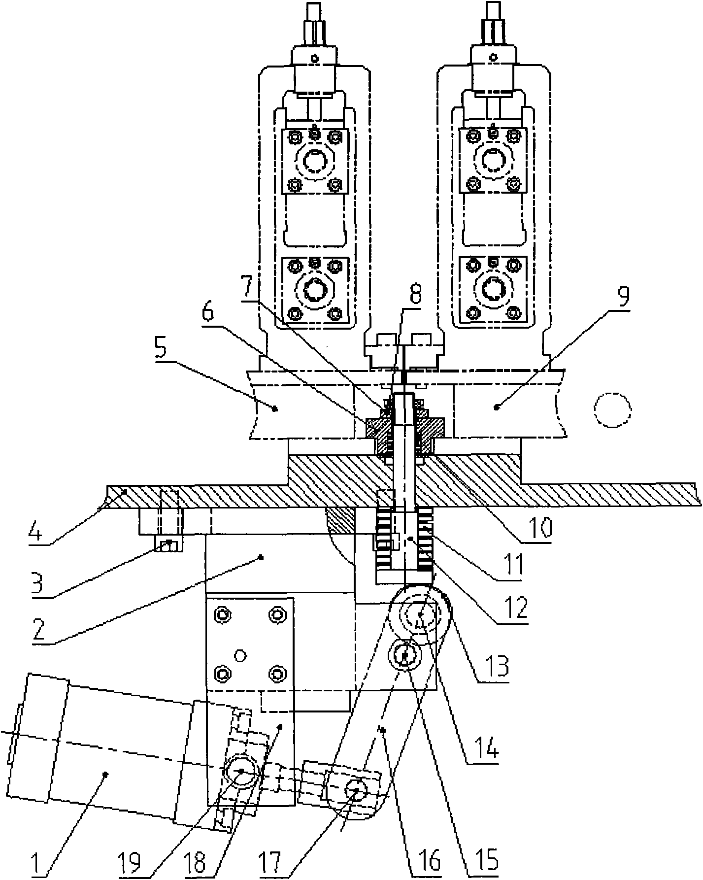 Automatic fixing device for rolling fixture
