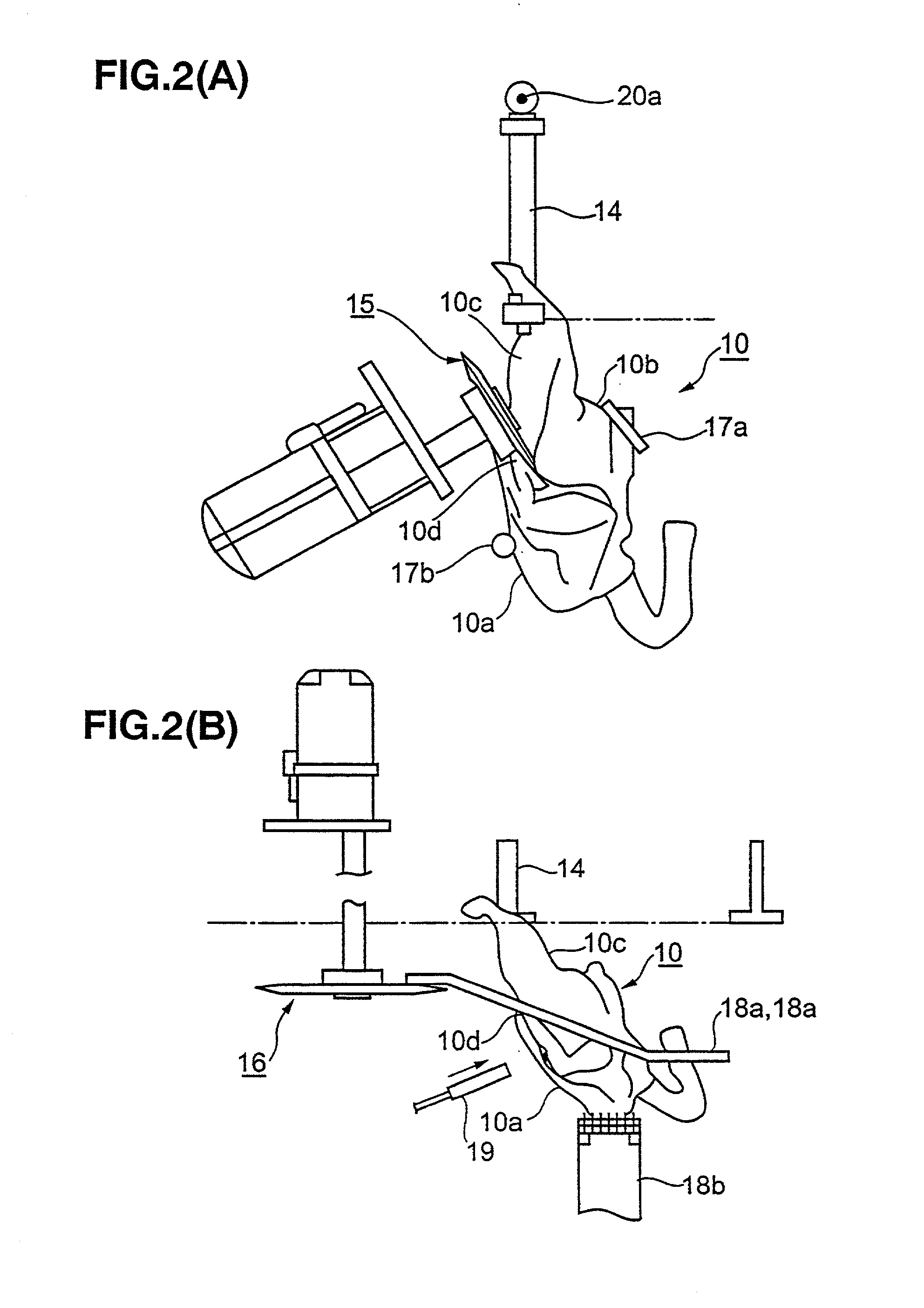 Method of separating meat of a poultry with bones and apparatus for use in such method