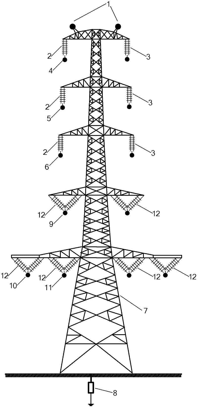 Same-tower four-loop power transmission line configured with differentiation insulators