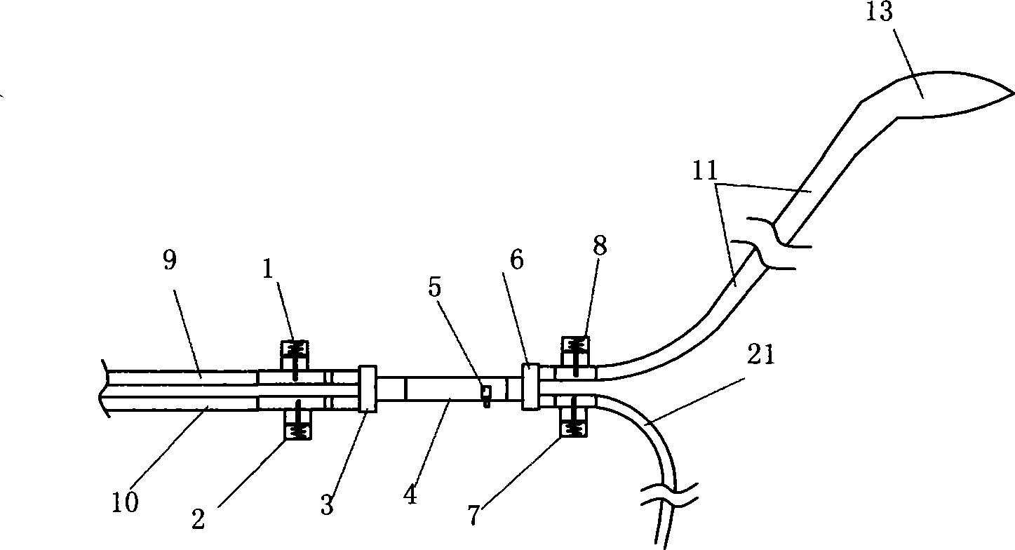 Shower water exit device and water temperature regulating pipeline component thereof