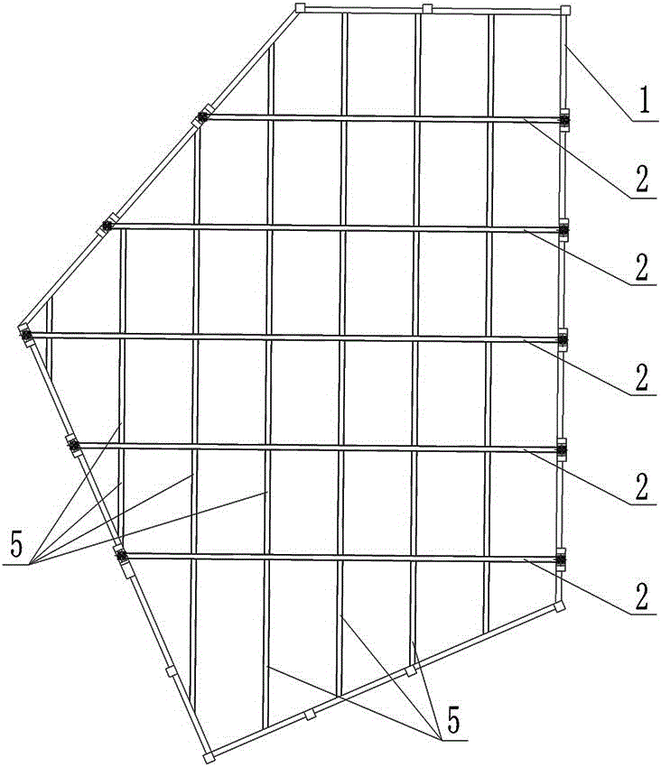 A roof steel structure and its construction method