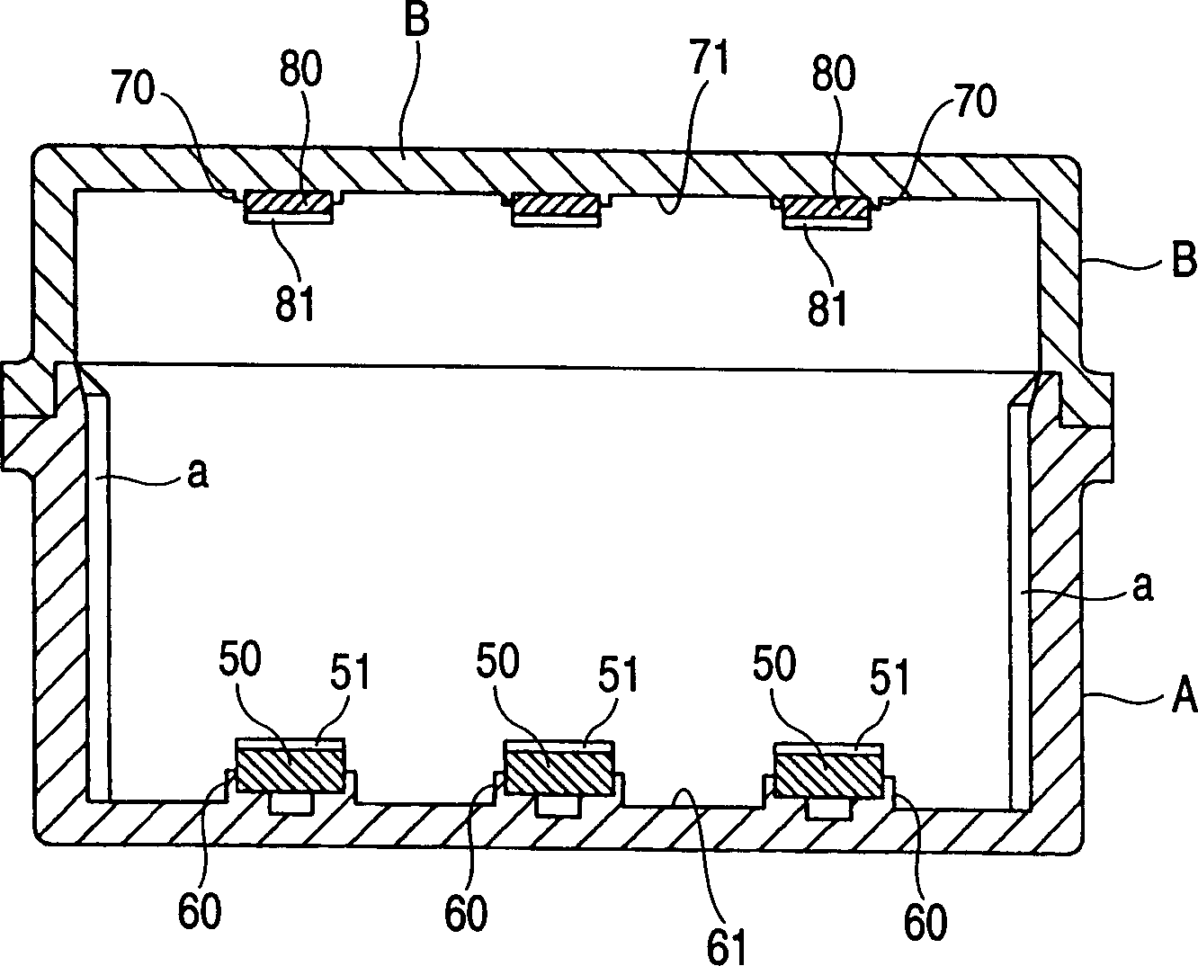 Plate shape body transport box, foam forming method and foam forming device