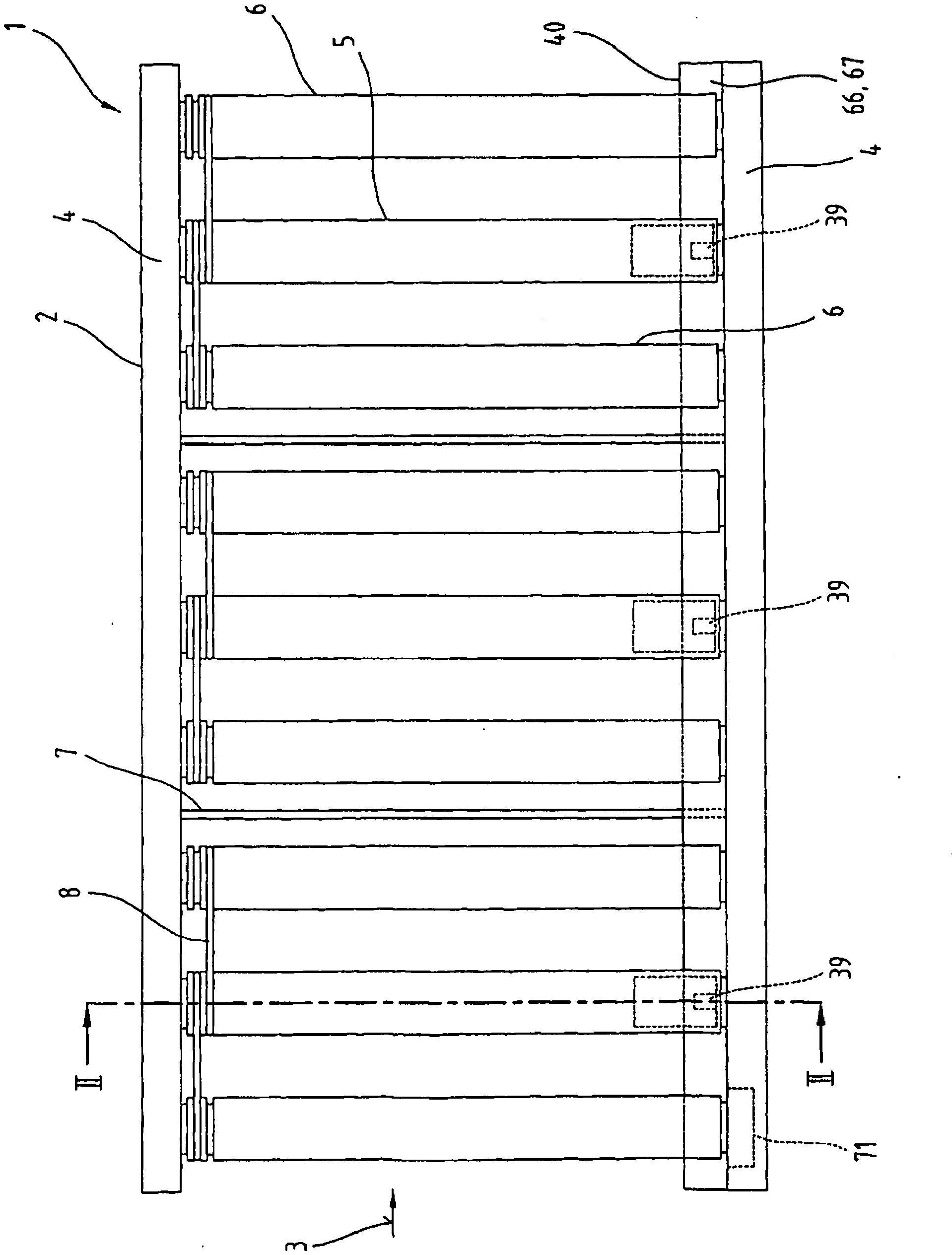 Roller conveyor and method for operating same