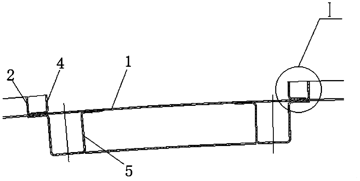 Train roof frame, train air conditioning installation structure and train