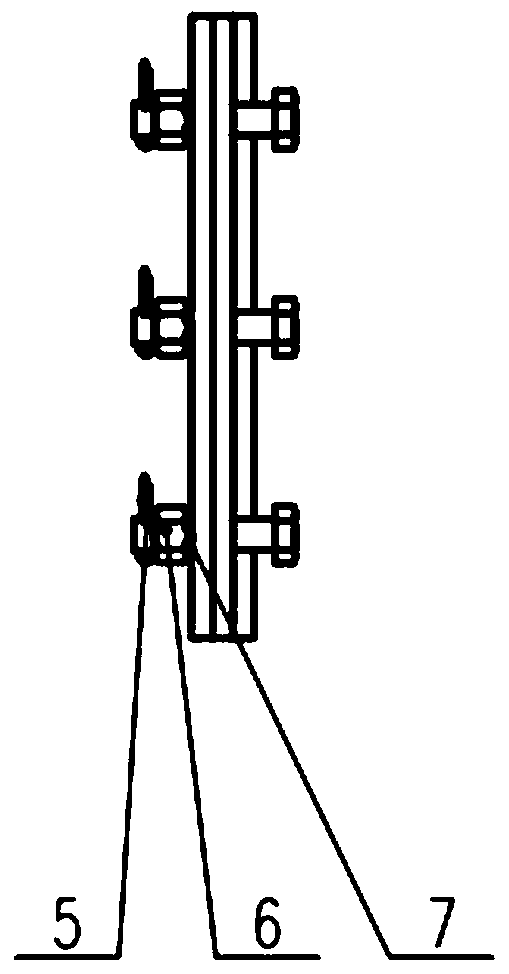 Middle beam reinforcing structure for rail wagon and wagon frame