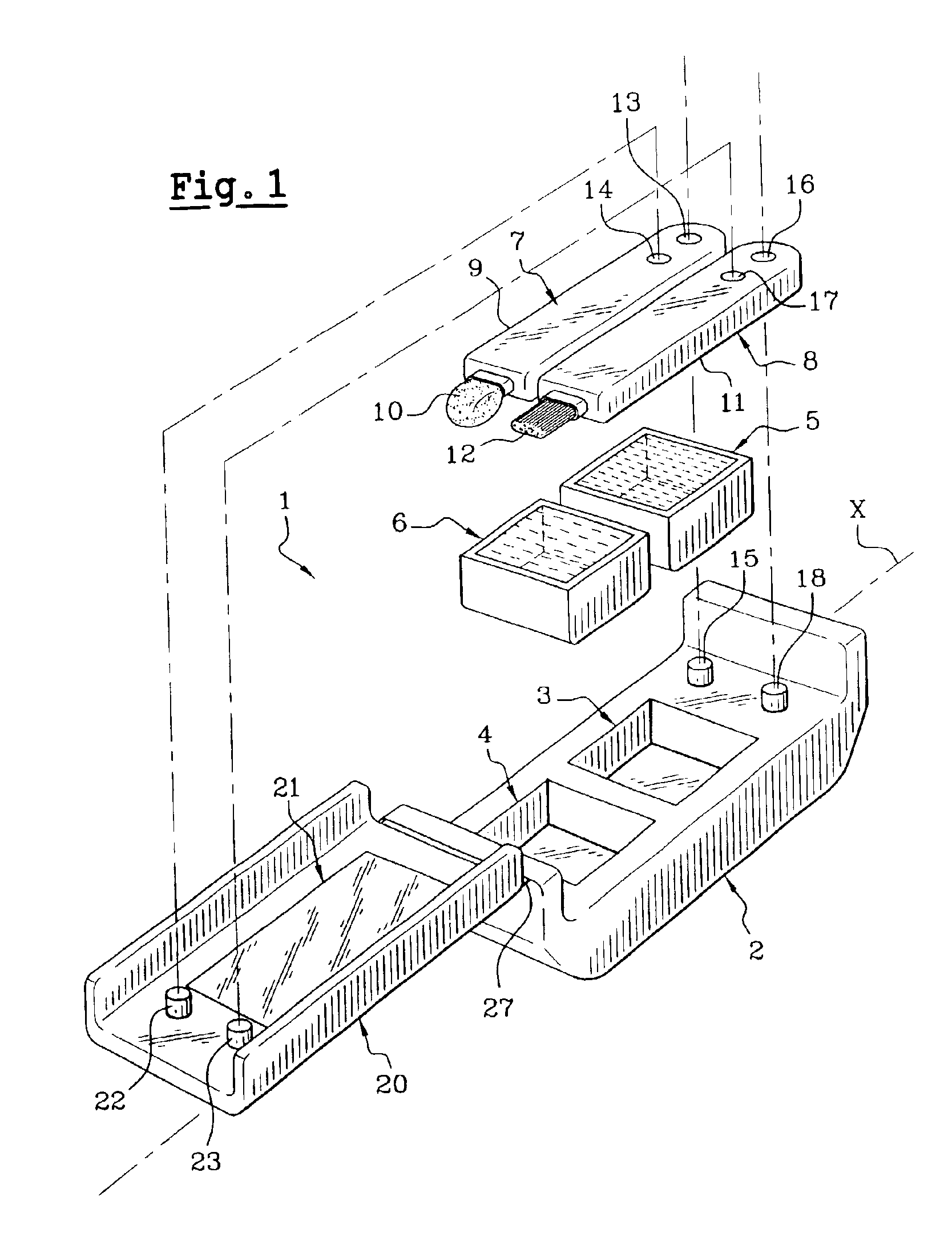 Assembly for packaging and application of a product, in particular a make-up product