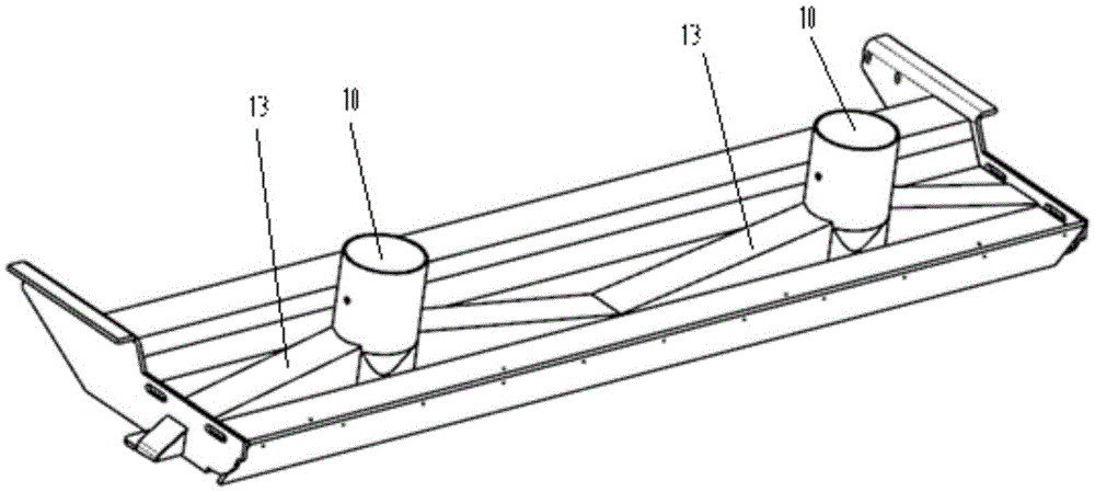 Road cleaning vehicle and its suction nozzle