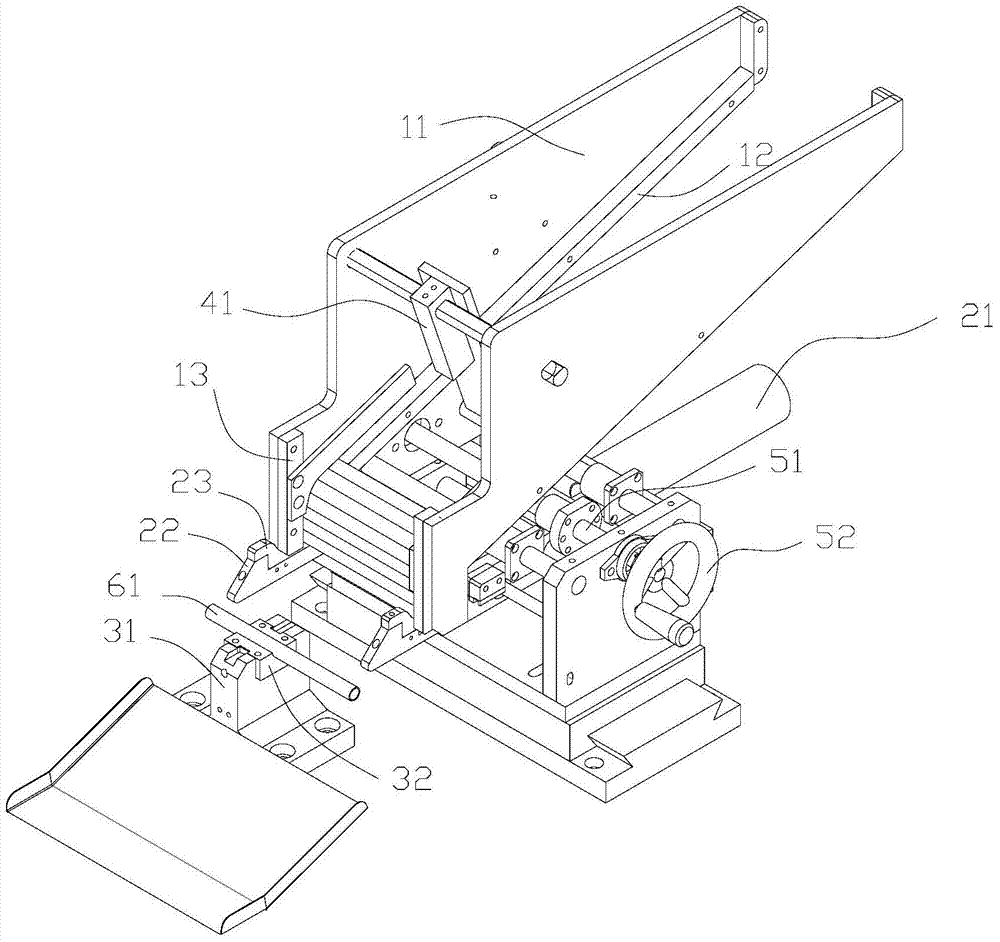 Automatic feeding and discharging system for pipe fitting machining device