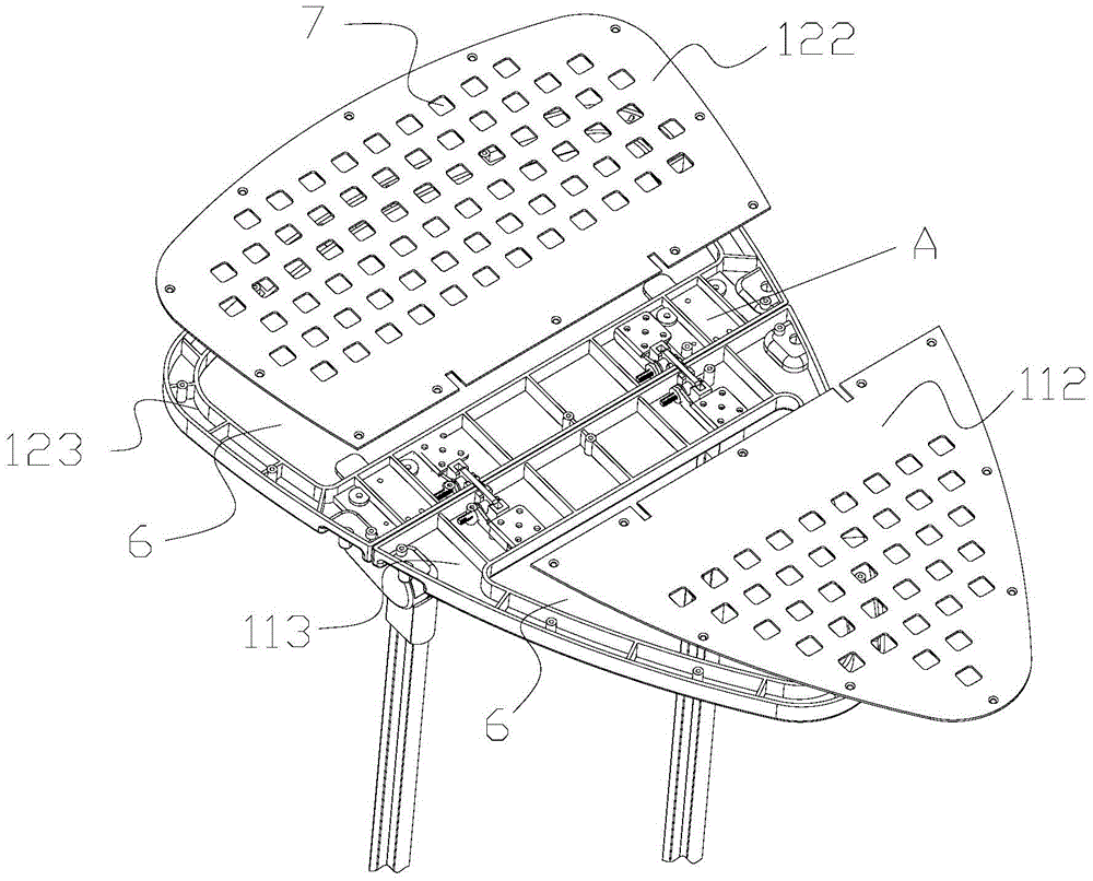 Folding type ironing plate assembly and ironing device