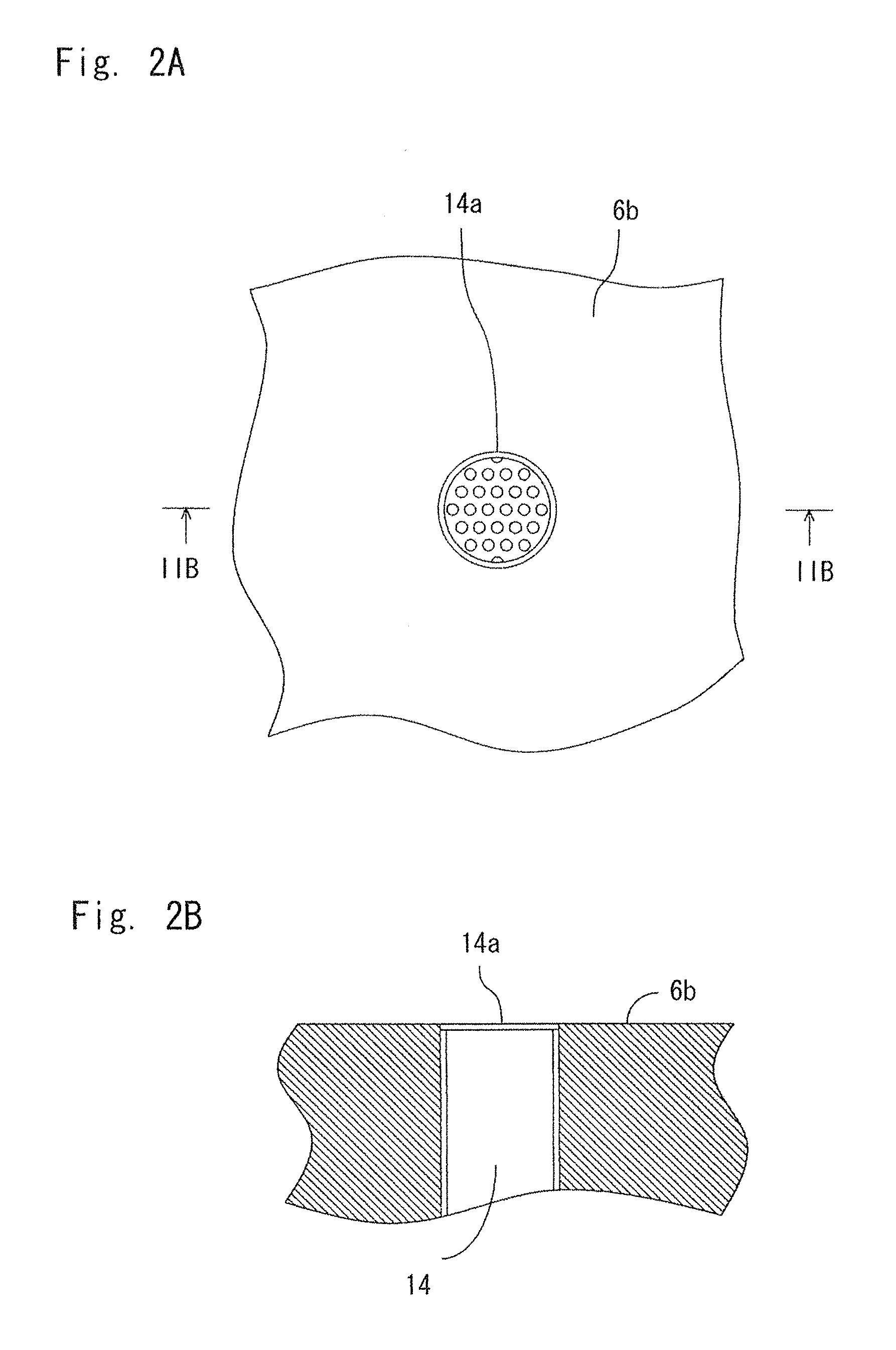 Tape attaching apparatus and tape attaching method