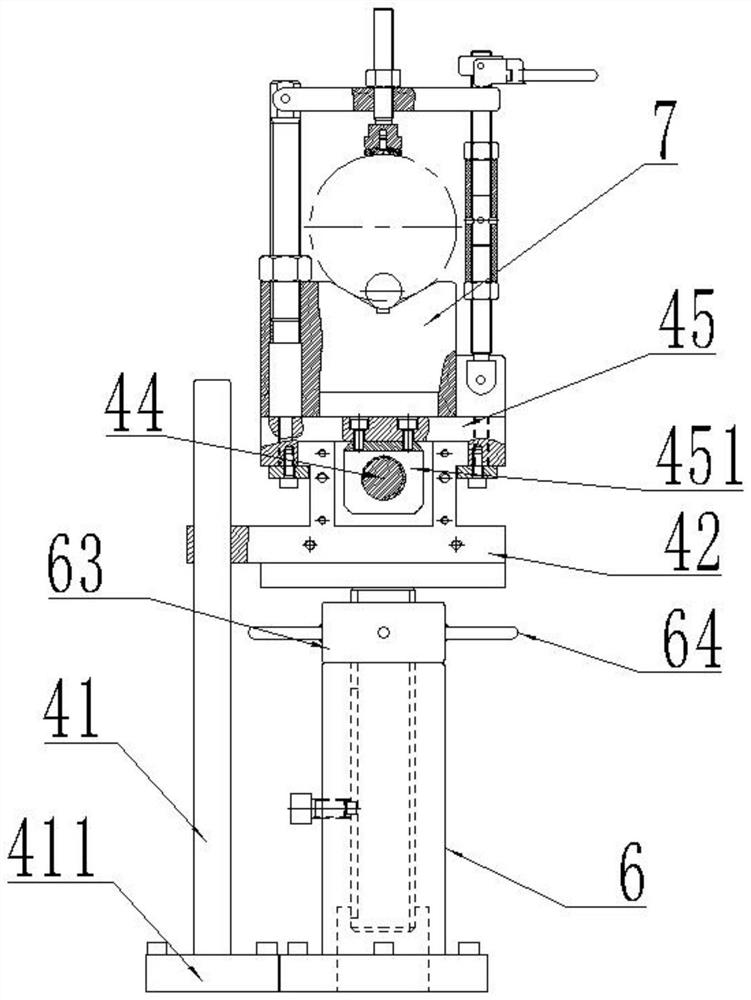 Auxiliary device for detecting hardness of slender shaft body and use method of auxiliary device