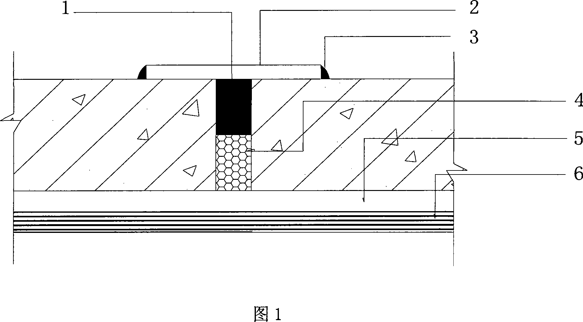 Pouring concrete separating crack structure and construction method thereof