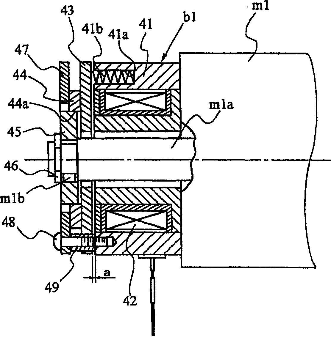 Driving device for terry motion members in cloth-shifting-type pile-loop loom